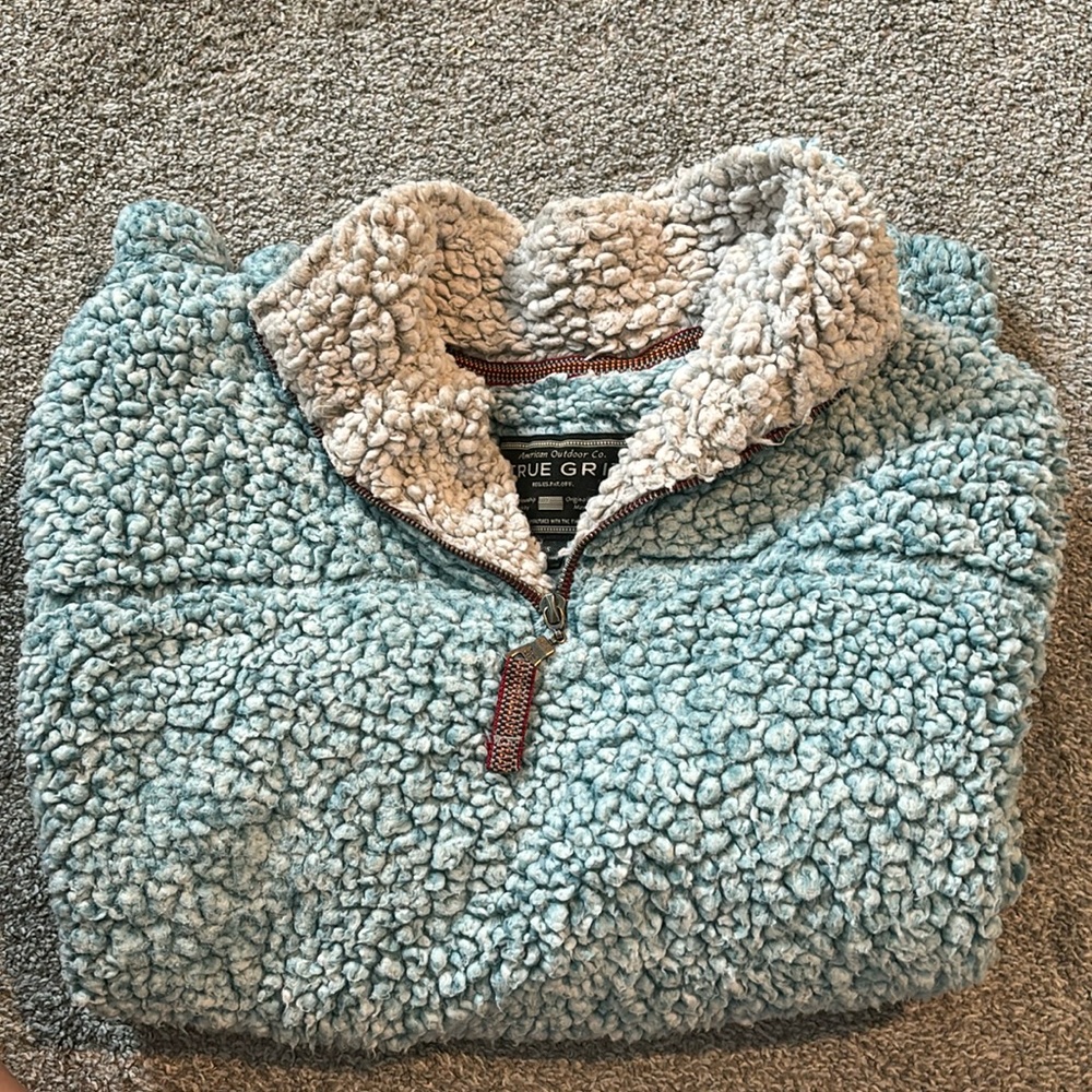 True Grit fluffy quarter zip size small